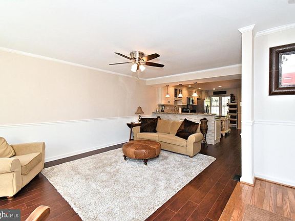 3rd image of 1903 Red Maple Grv