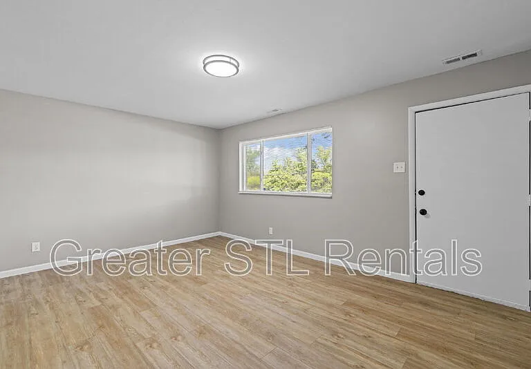 1412 E Pitman Ave — Photo 10