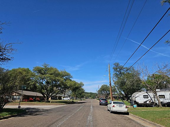 4th image of 1822 Beth Dr