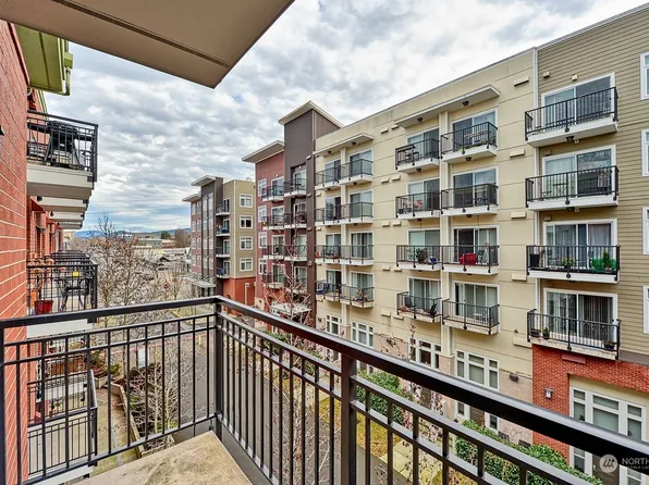 1015 Railroad Avenue #411, Bellingham, WA 98225