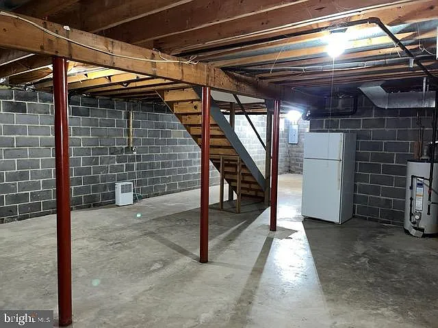 406 Williamsburg Ct — Photo 20