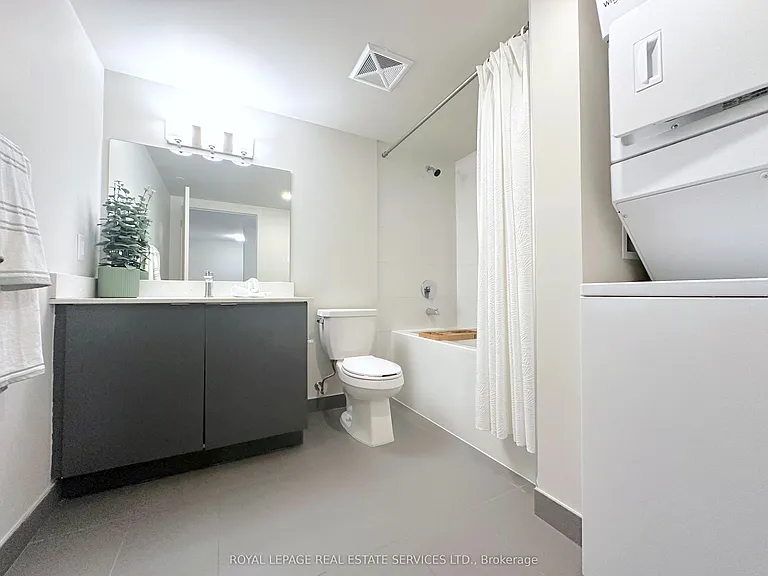 3385 Dundas St W #301 — Photo 12