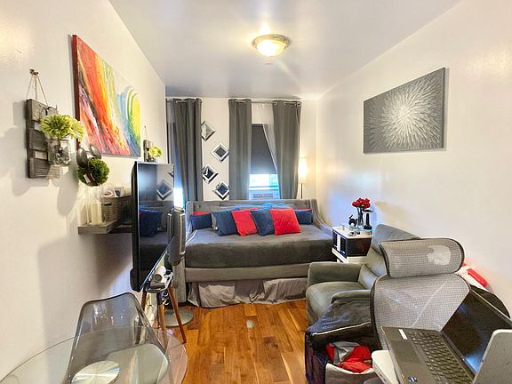 2nd image of 165 E 116th St APT 8