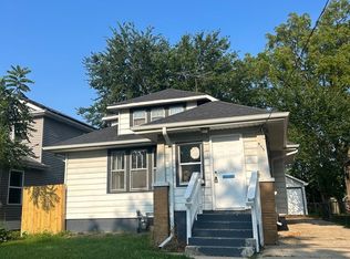 915 Yeoman St, Waukegan, IL 60085