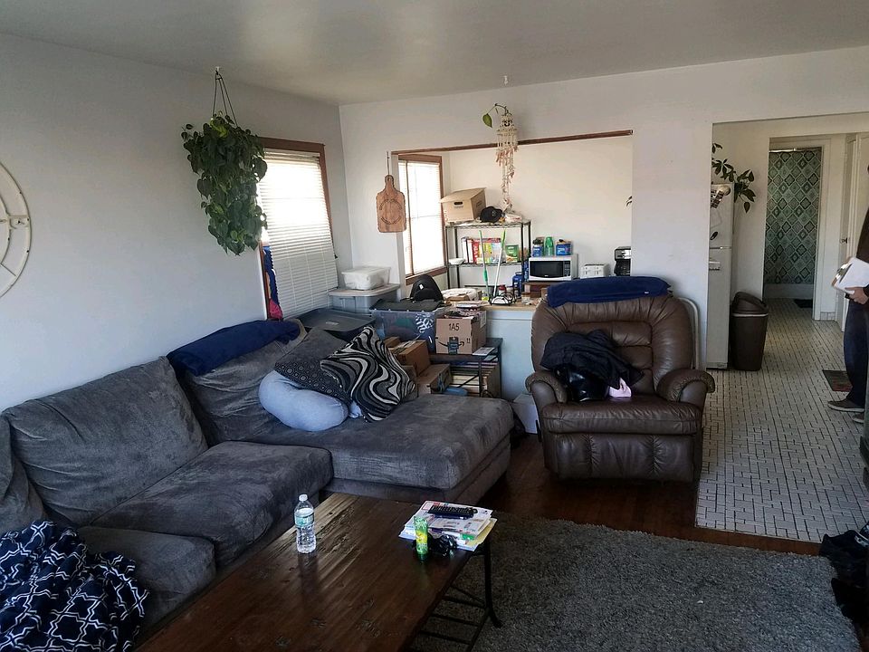 1st image of 616 E Broadway APT A