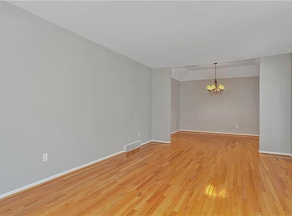 4th image of 9910 Bluejacket Dr