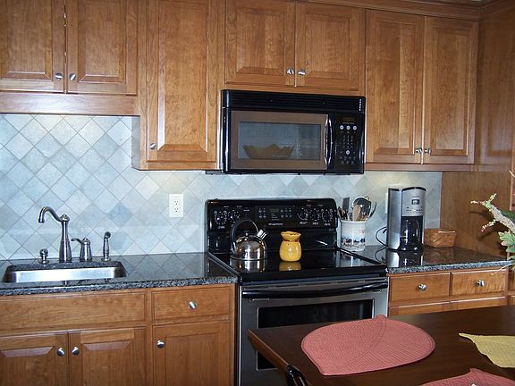 Kitchen-beautiful tile backsplash 