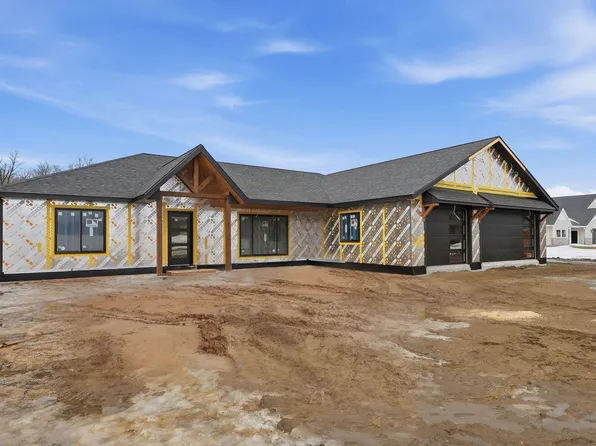 7215 Emerald Dr NE, Alexandria, MN 56308