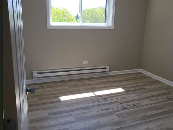 3rd image of 1516 Crimson Ln APT 3B
