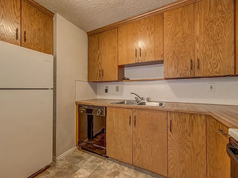 639 N University Ave #9 — Photo 7