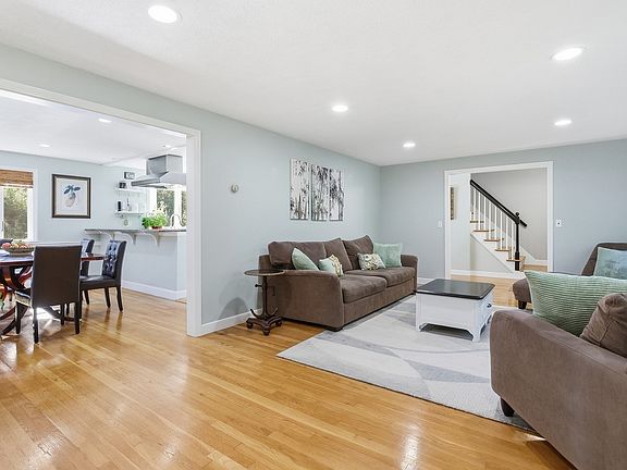 4th image of 320 Heald Rd