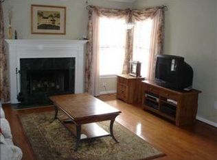 4 Charleston Ct, Mauldin, SC 29662