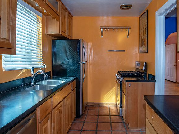 5th image of 2906 E Monte Vista Dr