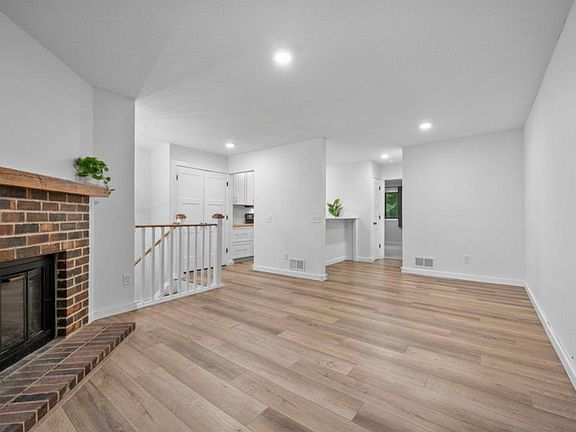 2nd image of 4113 Cj Cir SE