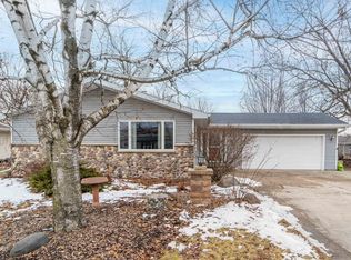 739 W Airport Rd, Menasha, WI 54952
