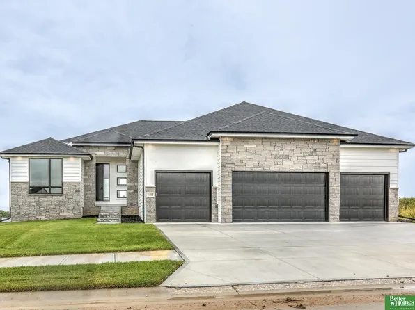 5709 N 195th St, Elkhorn, NE 68022