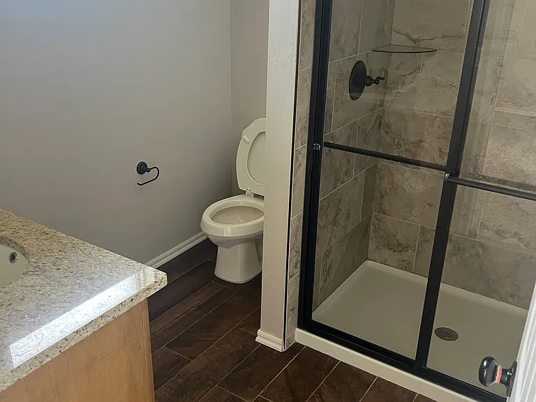 2209 E Grassland Ln — Photo 2