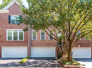 4759 Thornbury Dr, Fairfax, VA 22030