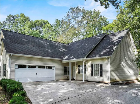 3368 Green Leaf Ln, Gainesville, GA 30507