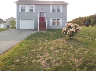 10 Wellesley Way, Bangor, ME 04401