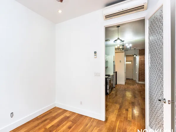 111 Dupont Street image 9 of 15