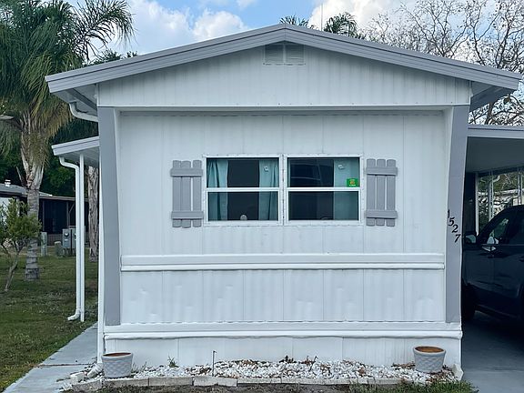 2nd image of 1527 Estate Dr #196