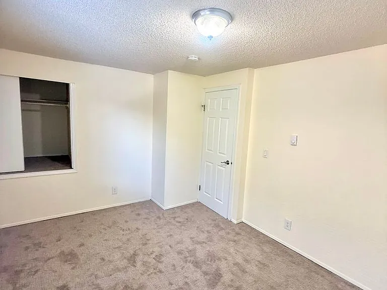 4259 8th Ave NE #3 — Photo 13