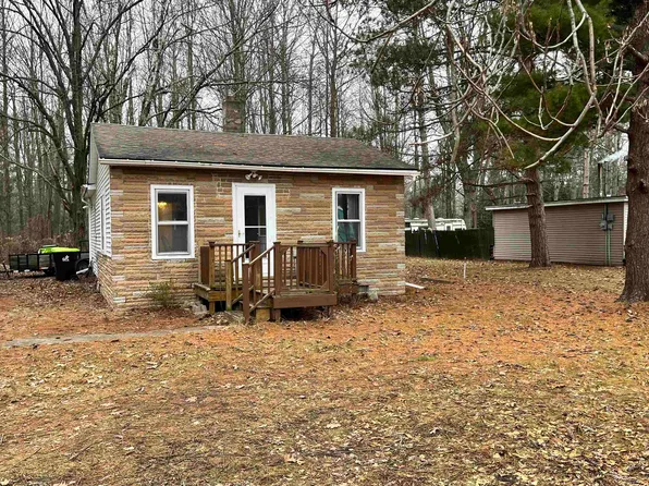 2327 N Huron Rd, Pinconning, MI 48650
