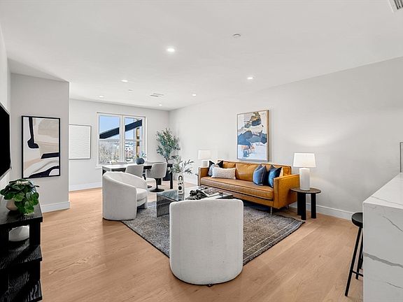 5th image of 27 Guild St #102