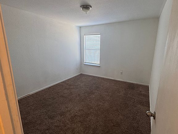 5th image of 251 Quarter Ave