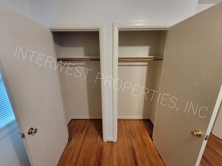 7920-7932 SE Woodstock Blvd — Photo 8