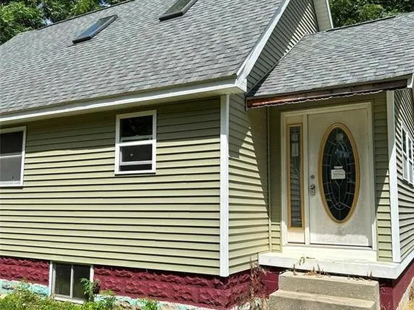 5325 Sitka St, Burton, MI 48519