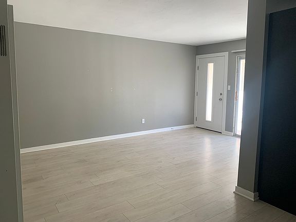 4th image of 4352 Marlborough Ave APT 2