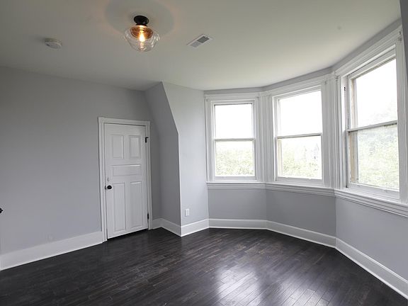 2nd image of 4921 Cedar Ave #3