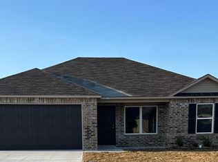 11049 River Valley Dr, Hensley, AR 72065
