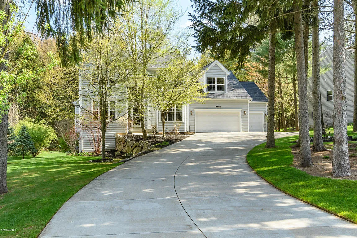 9234 Stratford Woods Trl photo 1