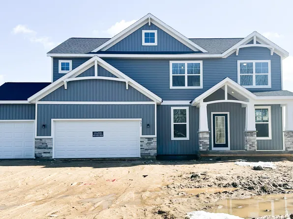 562 Lincoln Lawns Dr NW, Walker, MI 49534