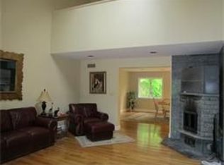 8 Cranberry Ln, Norwell, MA 02061