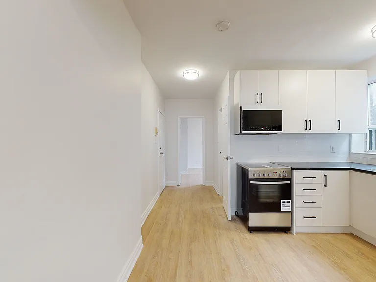 399 Dupont St — Photo 5