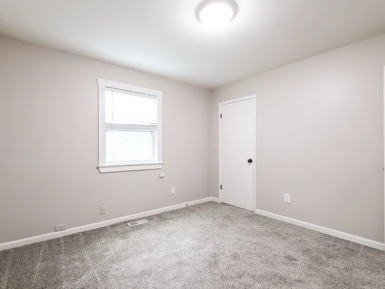 2661 Deerfield Cir — Photo 14