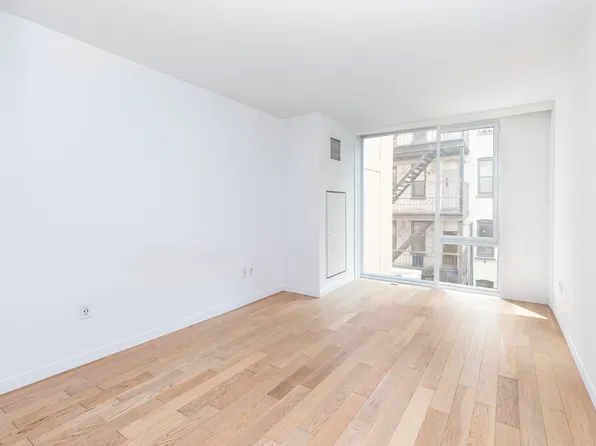 540 West 49th Street image 11 of 12