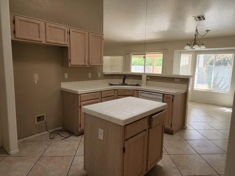 1126 W Grand Caymen Dr — Photo 21