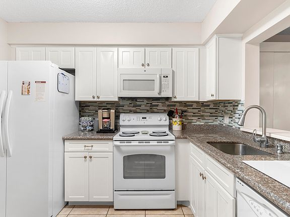 2nd image of 3178 Via Poinciana #102