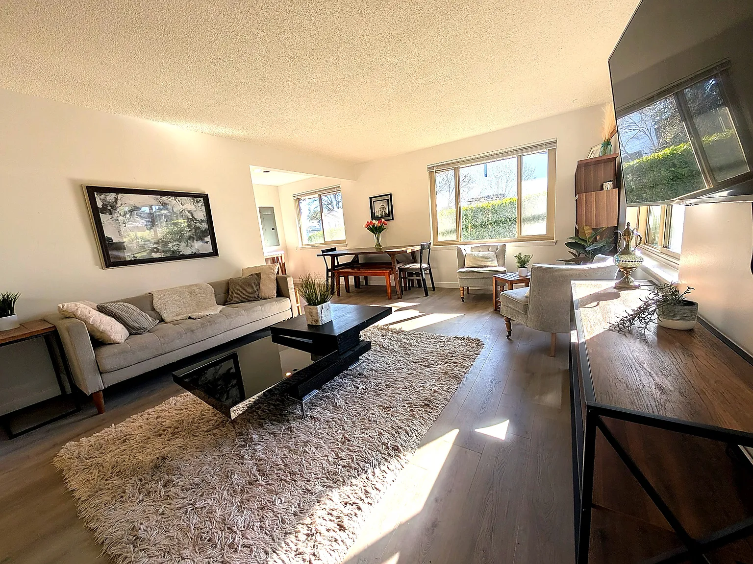 2 bed, 850 sqft, $2,950 — Photo 2