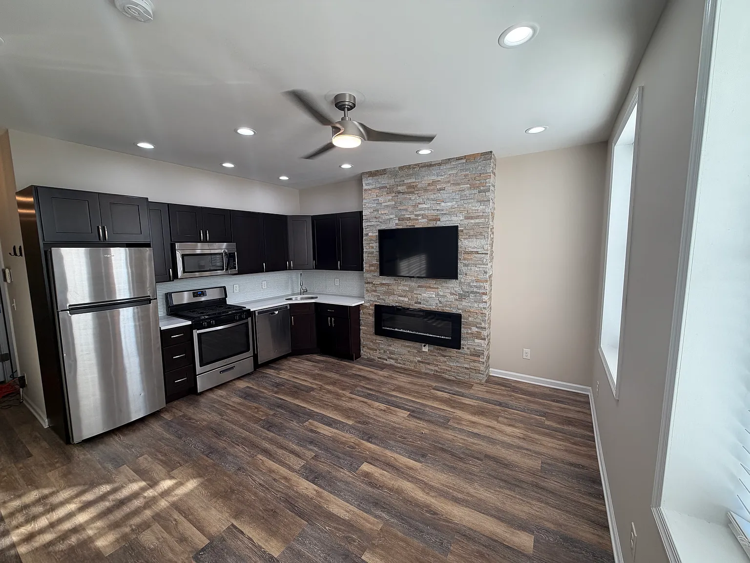 4918 Warrington Ave — Photo 1