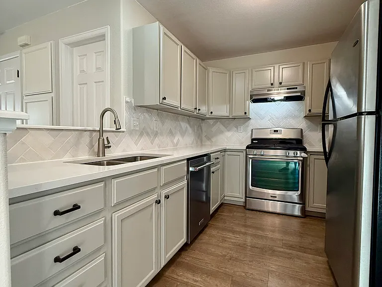 827 Apex Dr #C — Photo 10