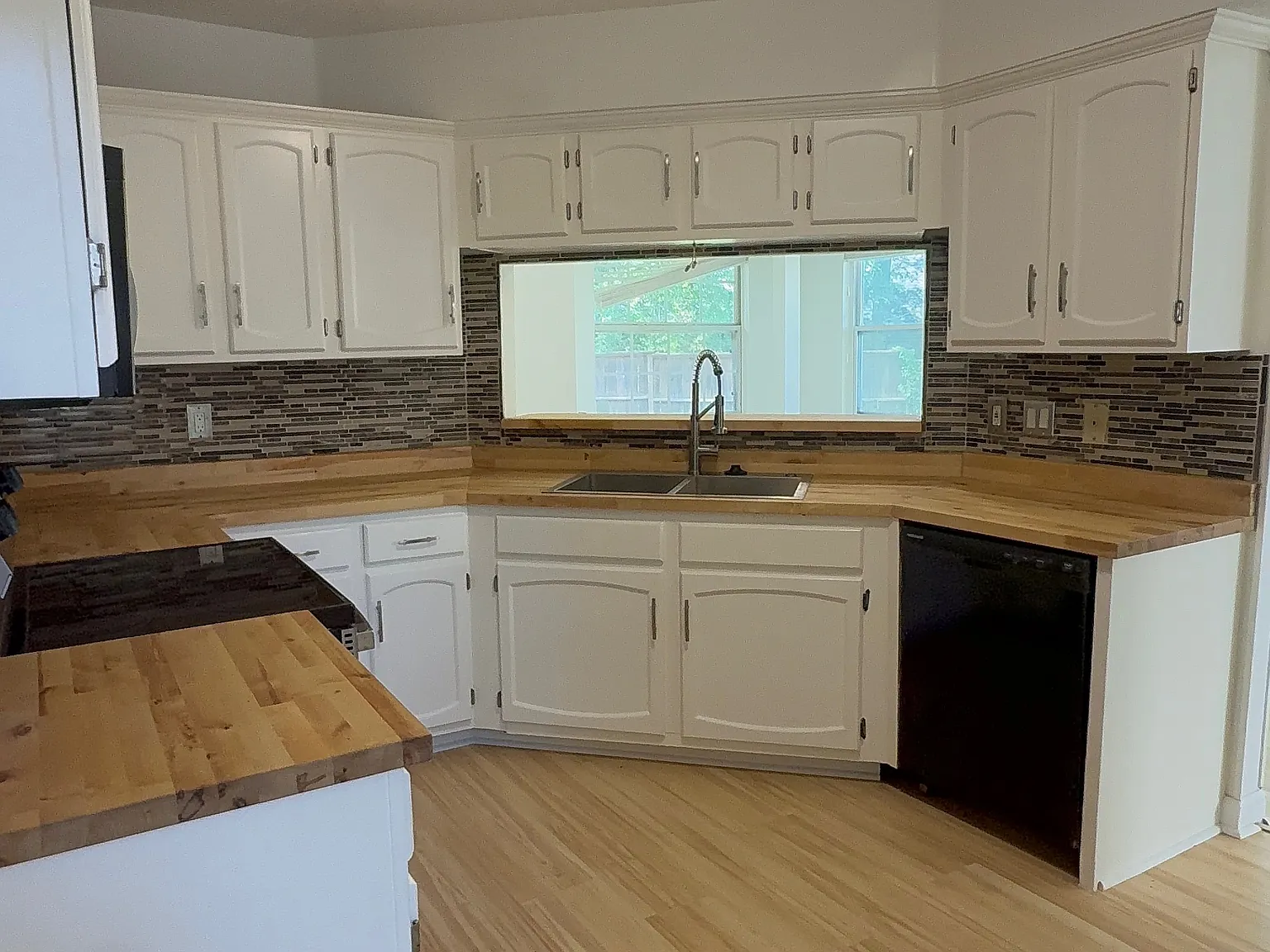3 bed, 1840 sqft, $2,500 — Photo 4