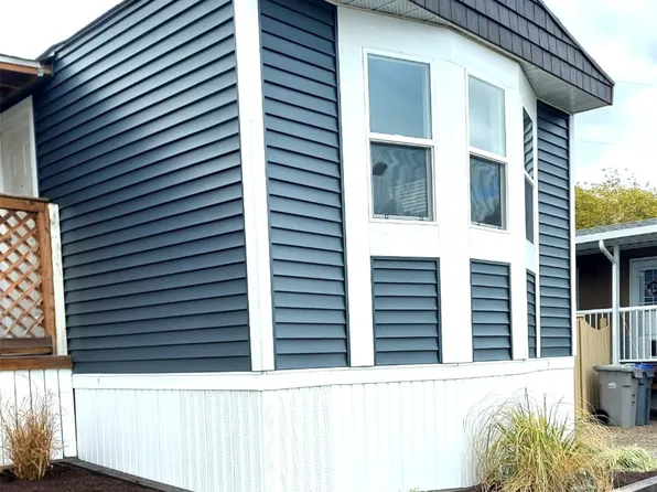 7155 Dallas Dr #B7, Kamloops, BC V2C 4T1