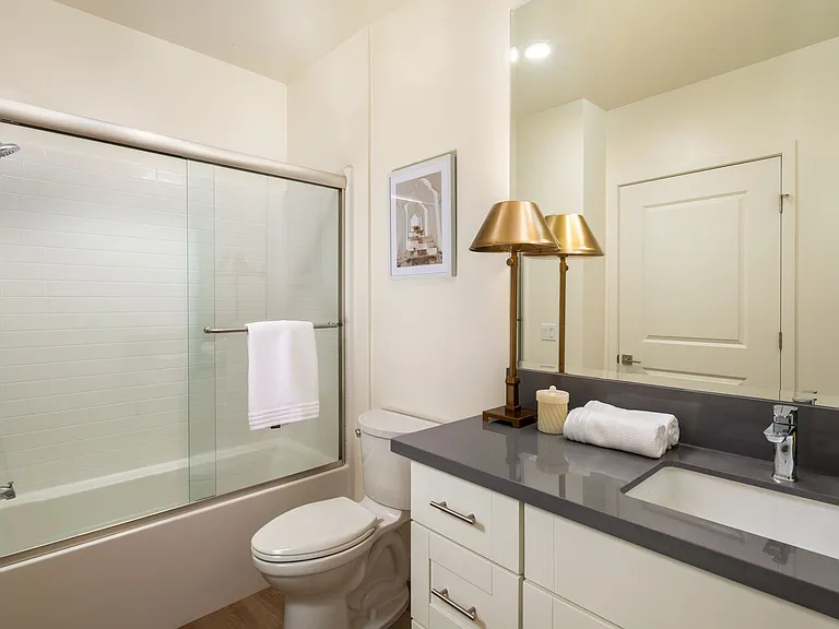 APT 123 CHAPEL AVE — Photo 40