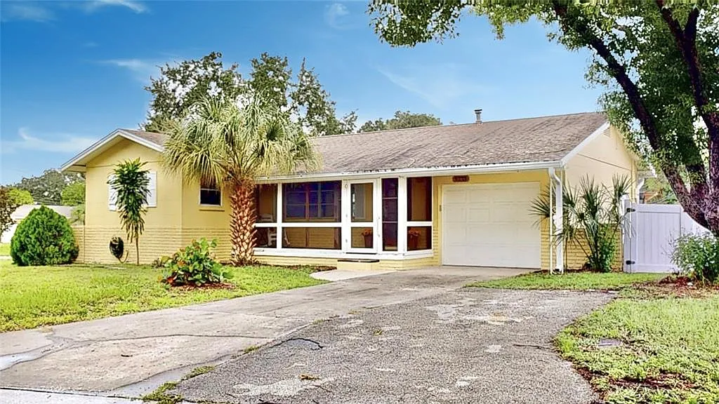 2 bed, 1.0 bath, 960 sqft, $2,200 — Photo 2